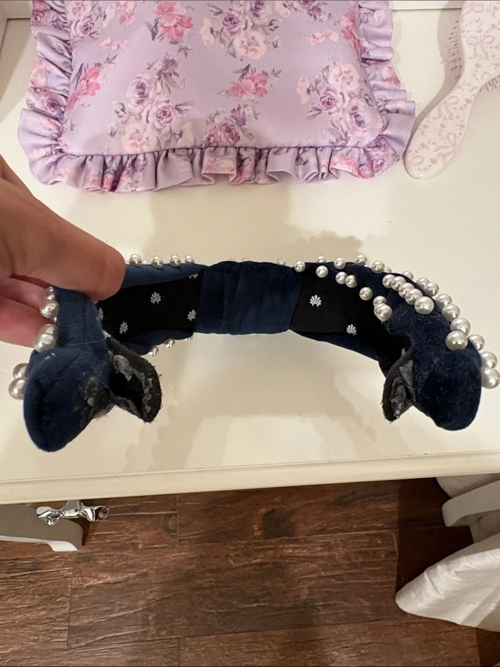 Lele Sadougi Pearl-Embellished Knot Headband - Navy and Beige